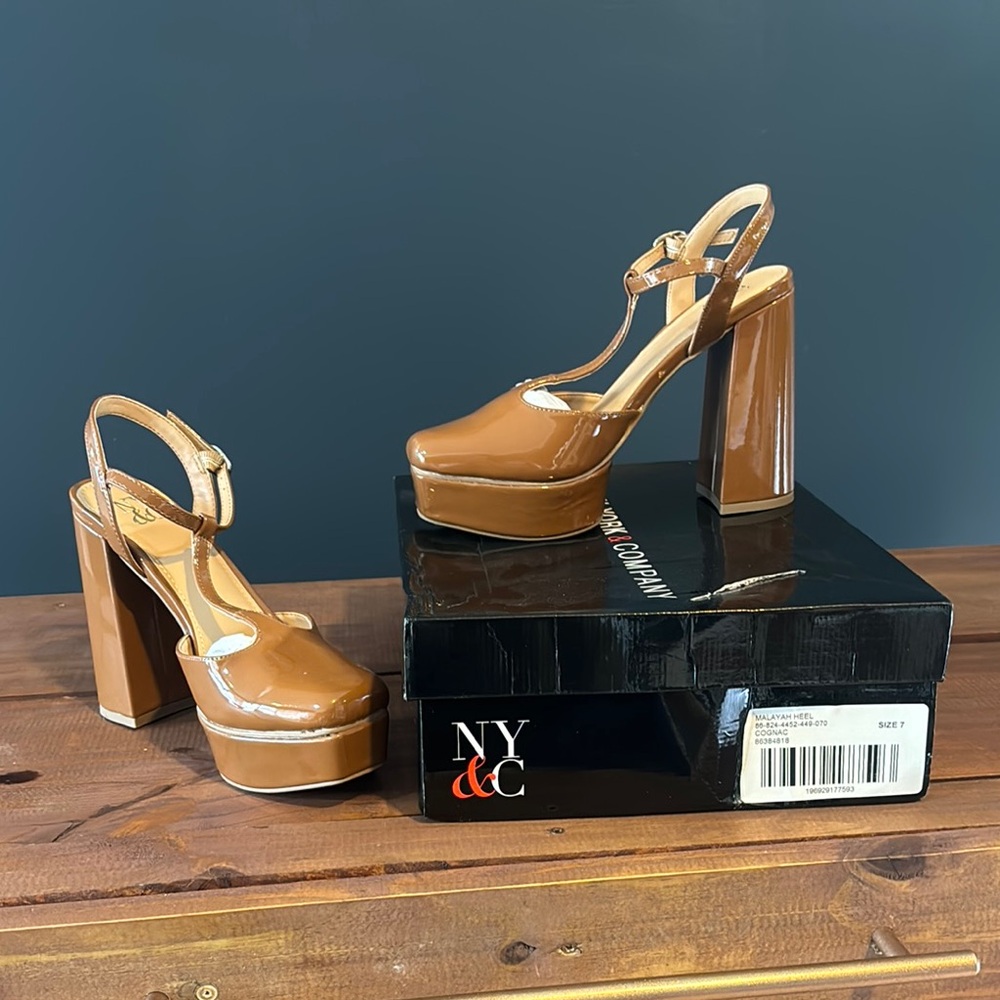 New York & Company Women's Brown Platform Heels